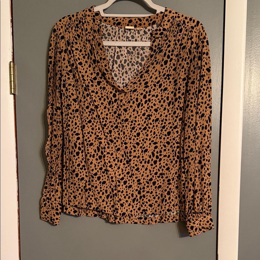 Women’s GAP top